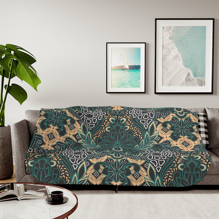 Cozy Sherpa Blanket with Elegant Design